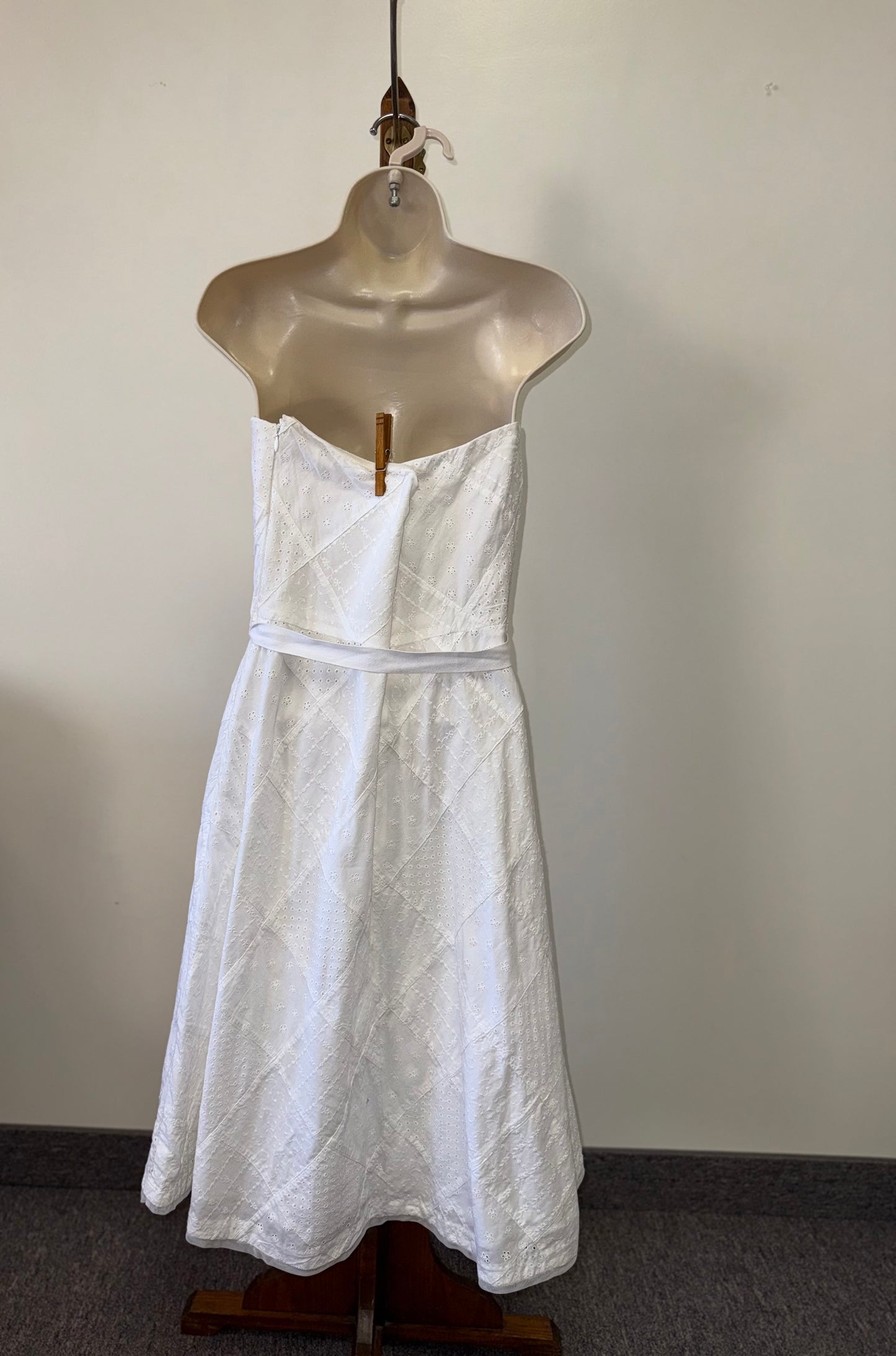 American Eagle (12) White Pointelle Detail Pattern Strapless Dress