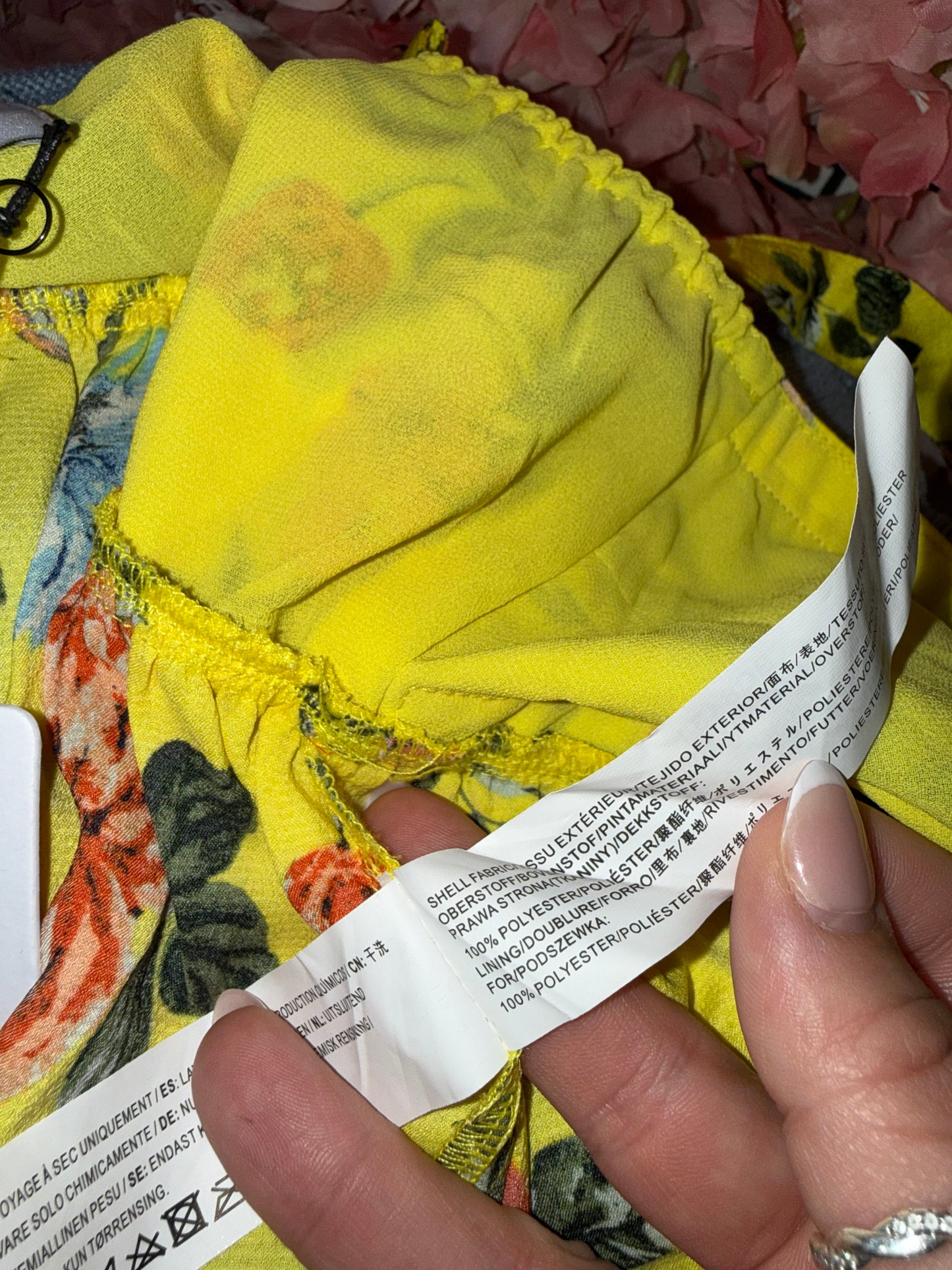 NWT J.O.A (Medium) Brand New Yellow Floral Tied Front Cropped Tank Top