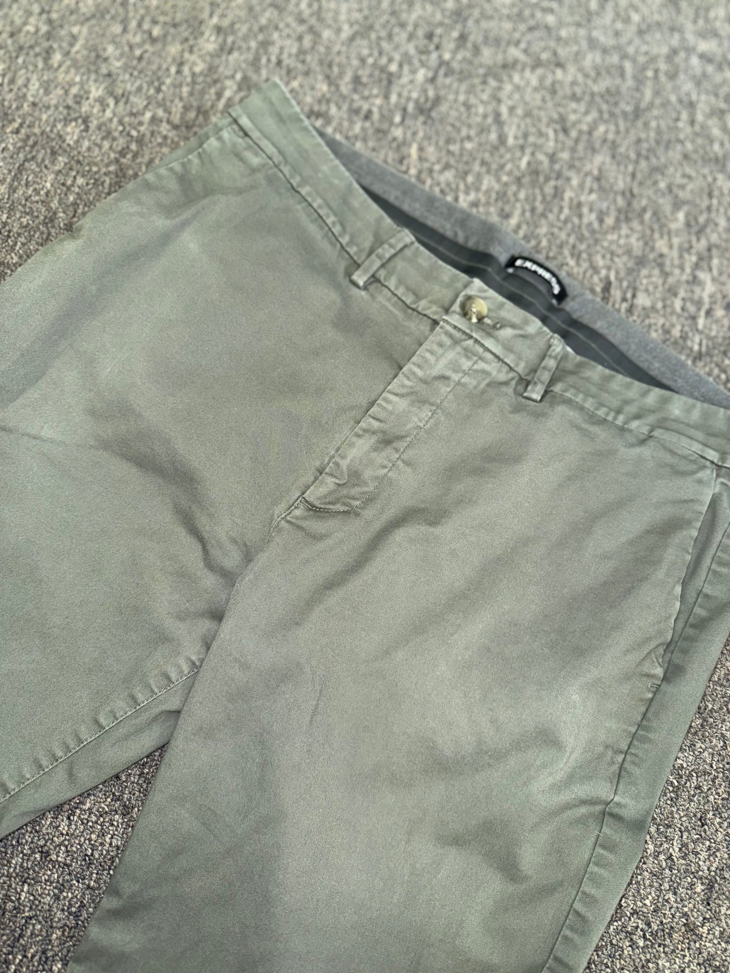 Express (36x32) Light Green Super Skinny Dress Pants