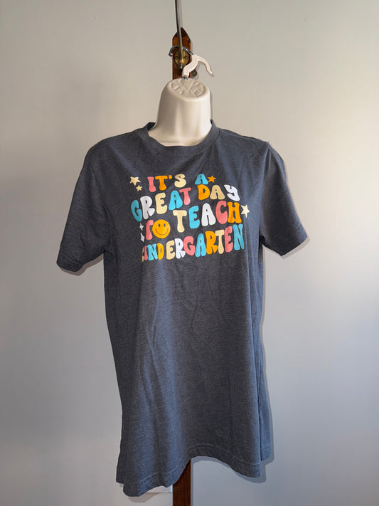 Make Market (Medium) Grey Teacher T-Shirt for Kindergarten