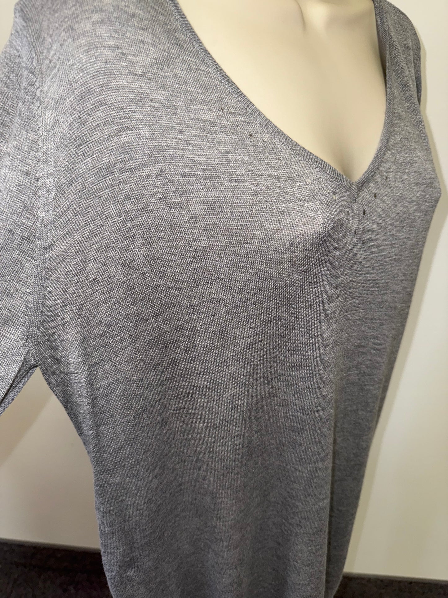 Lululemon Grey Long Sleeve V-Neck Top