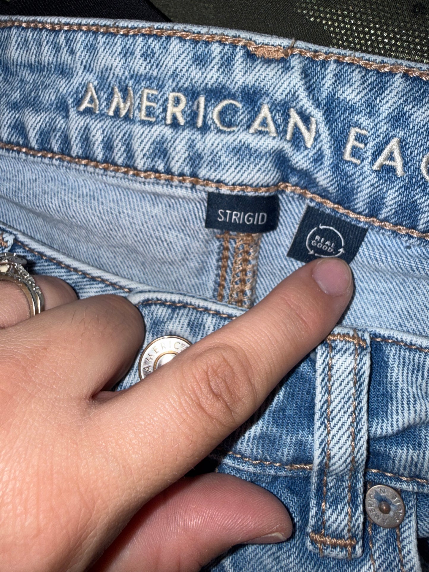 American Eagle (0 Long) Denim Strigid Mom Jeans