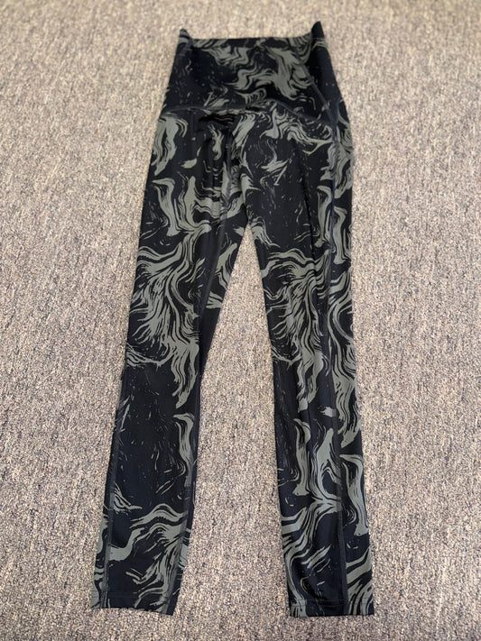Gymshark (XS) Black & White Swirl Pattern Leggings