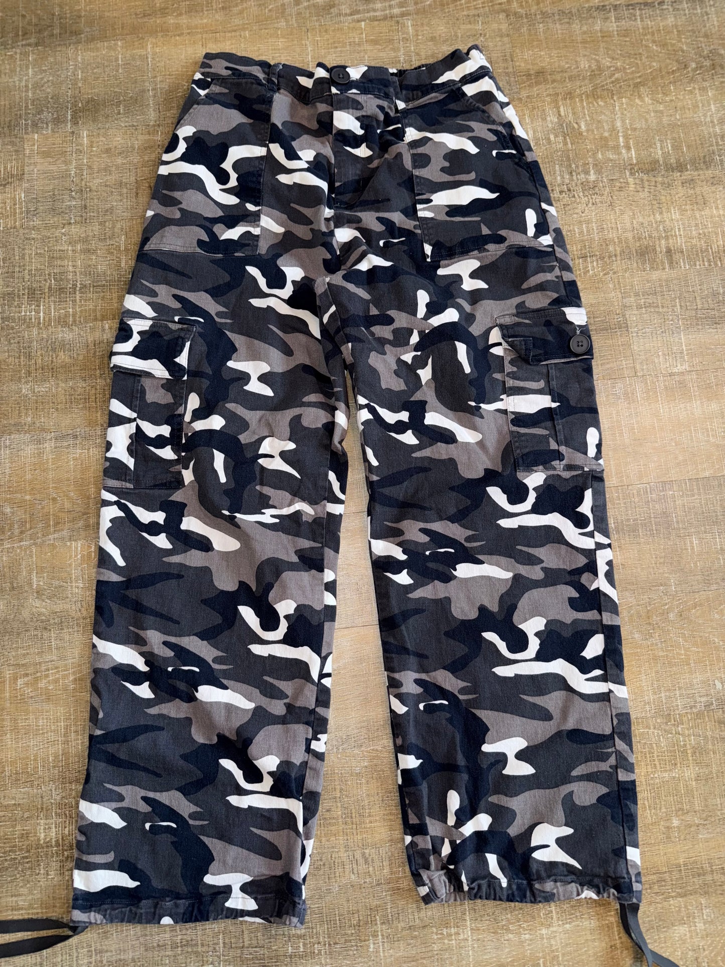 Lepunuo (XL) Black/White/Grey Camo Pattern Cargo Pants